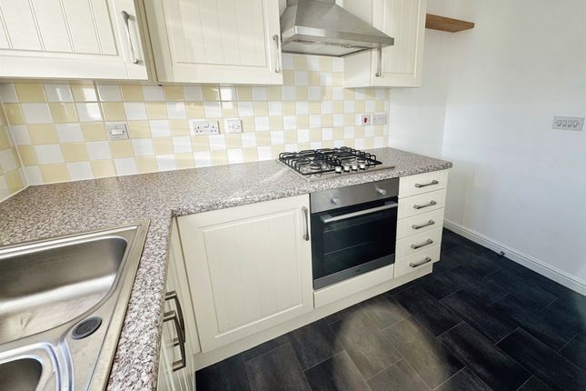 71, Skylark Road, Bridgend photo 3
