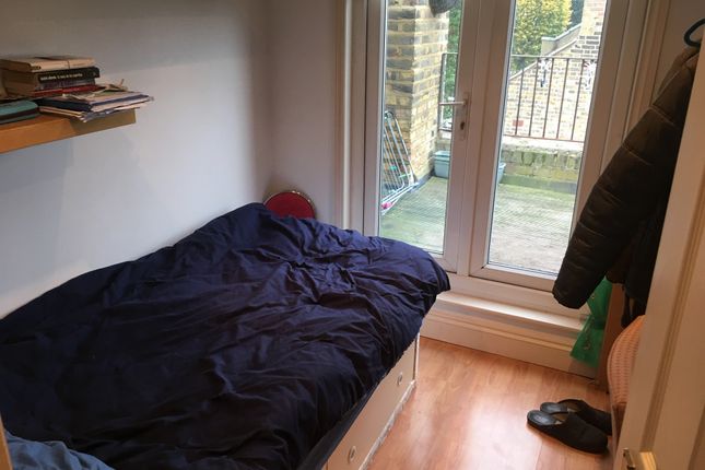 Thumbnail Room to rent in Very Near Seaford Road Area, Ealing Northfields Area