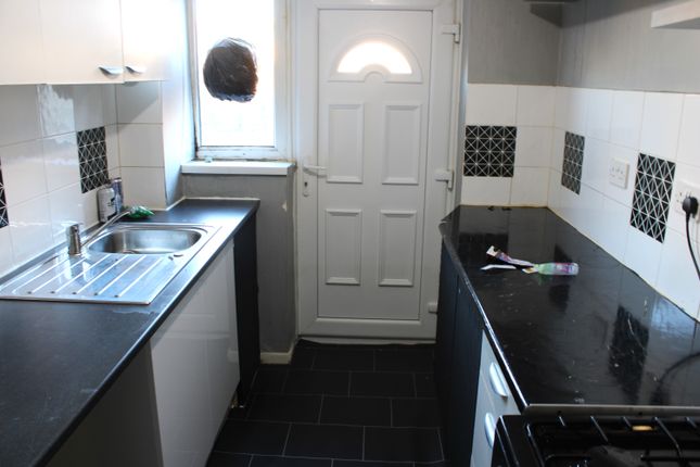 23, Rylstone Gardens, Bradford photo 3