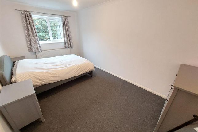 Meadowbrook Court, Folkestone photo 5