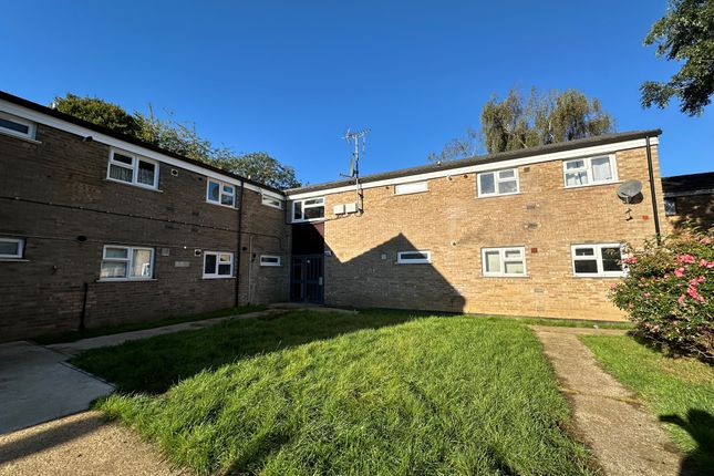 Flat to rent in Ripon Road, Stevenage