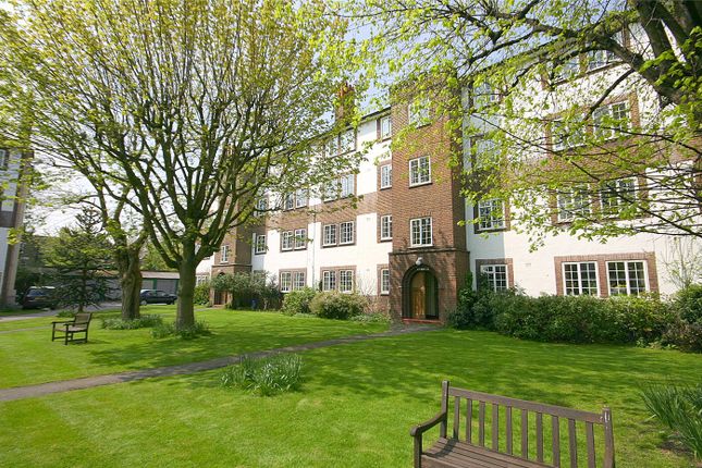 Thumbnail Flat to rent in Gloucester Court, Kew