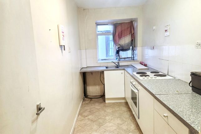 Flat 8, Folkstone Court, Weston-Super-Mare photo 3