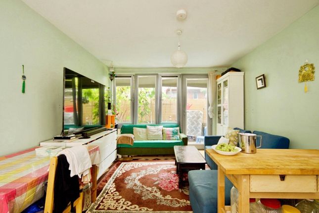 Flat 2, Raymond Chadburn House, 112, Woodgrange Road, London photo 3