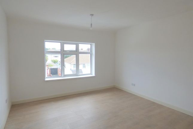 33b, Acacia Avenue, Liverpool photo 2