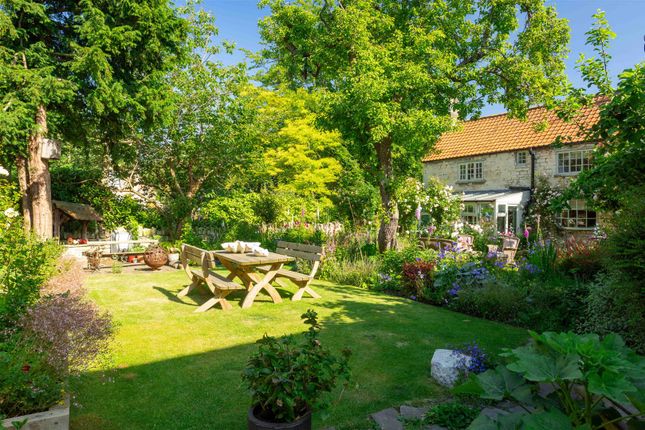 Cottage for sale in Pear Tree Cottage, Spa Lane, Boston Spa