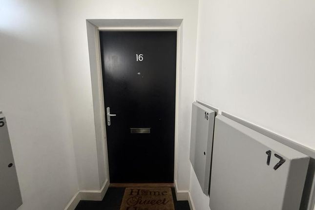 Duke Court, Hounslow photo 3