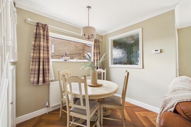 22, Cedar Wood, Gilberdyke photo 4