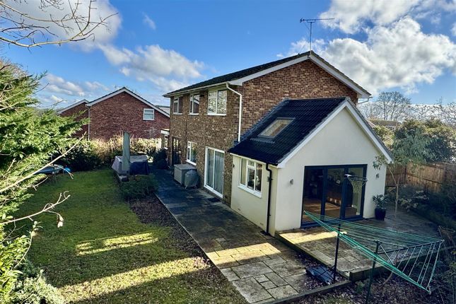 7, Yewens, Chiddingfold photo 4