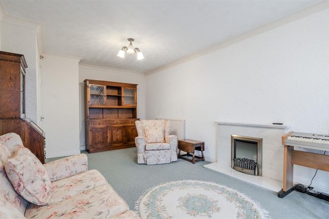 20, Highfield Drive, Matlock photo 3