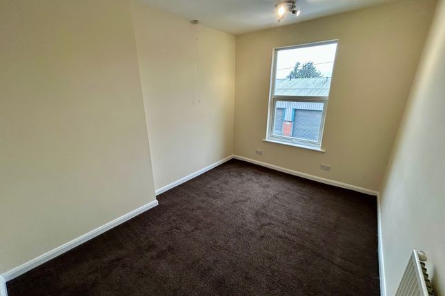 43, Chesterfield photo 5