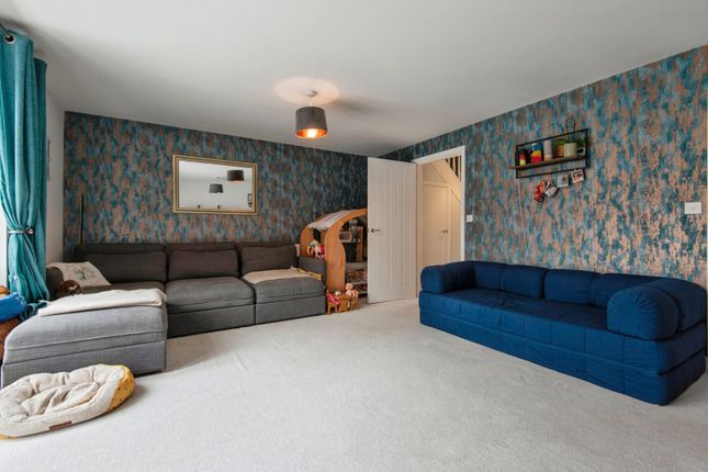 12, Hunt Road, Bedfordshire photo 3