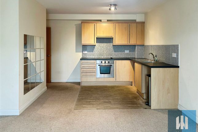 16, Sandringham Court, West Yorkshire photo 2