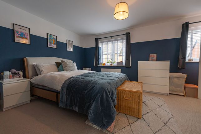 15 Sir Bartholomew Grove, Caldicot photo 4