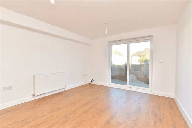 Mile Oak Road, Portslade photo 4