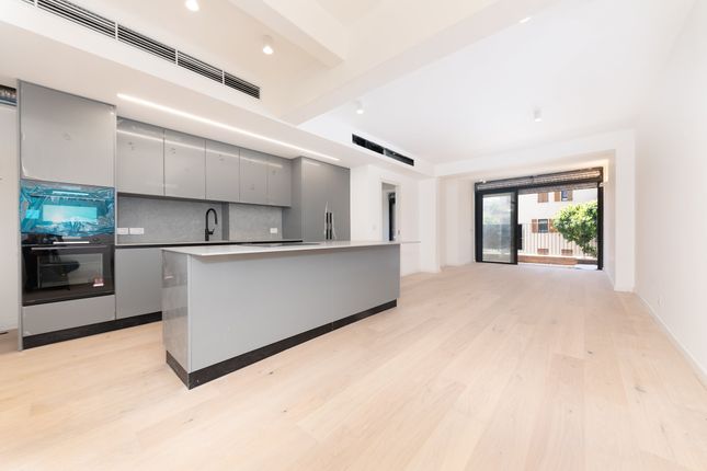 Thumbnail Apartment for sale in Tel Aviv-Yafo, Tel Aviv-Yafo, Il
