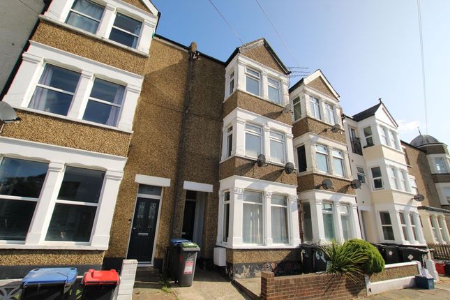 Flat for sale in Flat, Albany Drive, Herne Bay