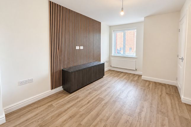 Sky Lark Close, Bolton photo 4