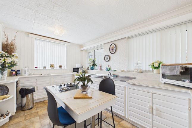 1 Westgate Drive, Manchester photo 3