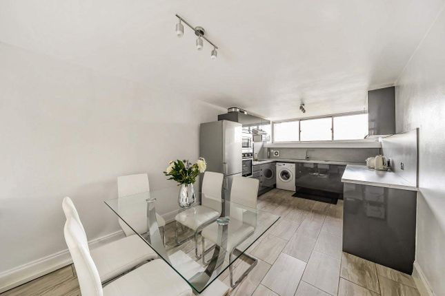 Flat for sale in Rowley Way, London
