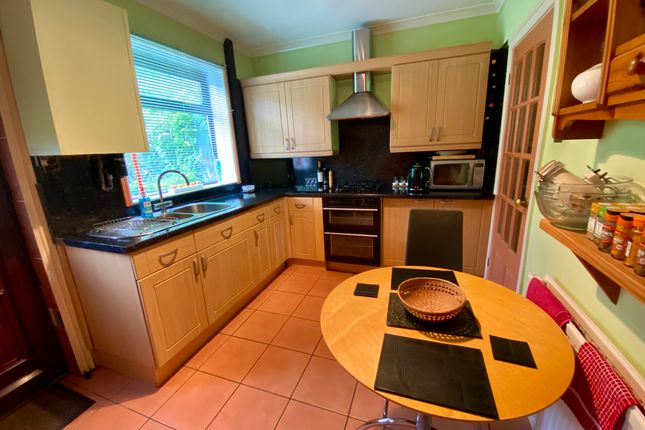 261, Bamford Road, Heywood photo 3