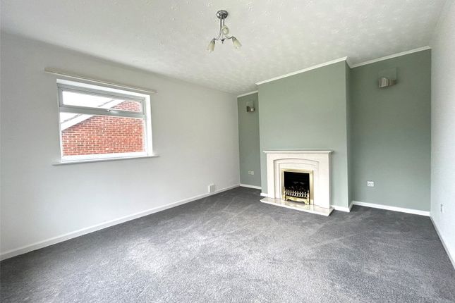 12, Vicarage Close, Chard photo 2