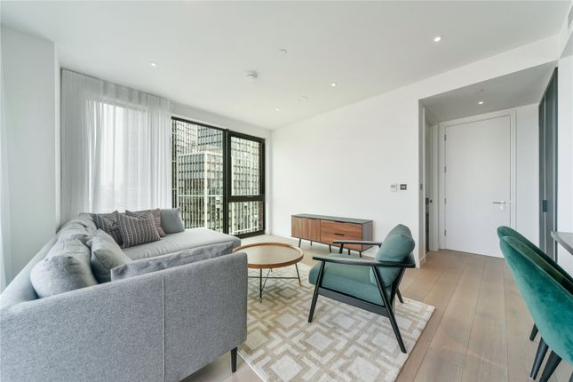 Flat to rent in Embassy Gardens, 1 Viaduct Gardens, London
