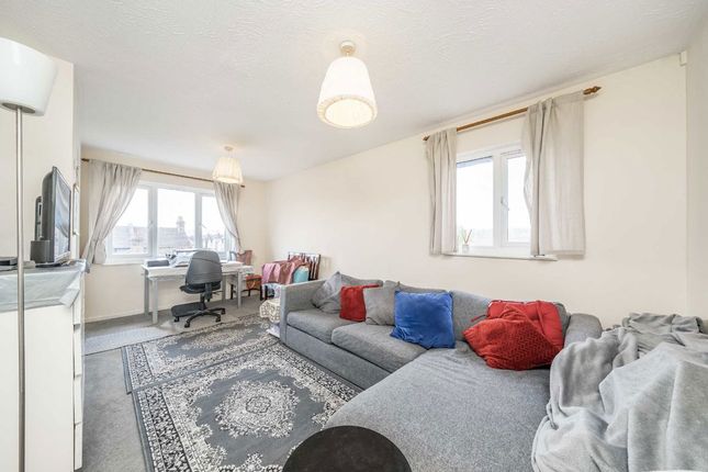 22, Bramston Road, London photo 2