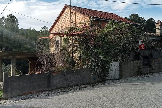 Thumbnail Detached house for sale in Almaceda, Castelo Branco (City), Castelo Branco, Central Portugal