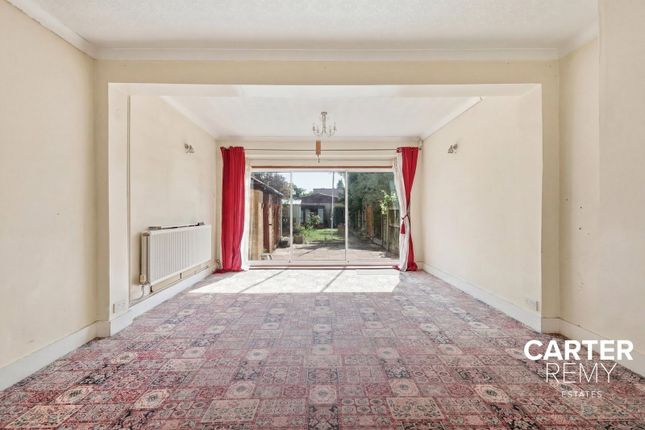 99, South Road, South Ockendon photo 2