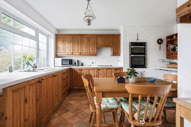 30 Cotswold Avenue, St. Austell photo 3
