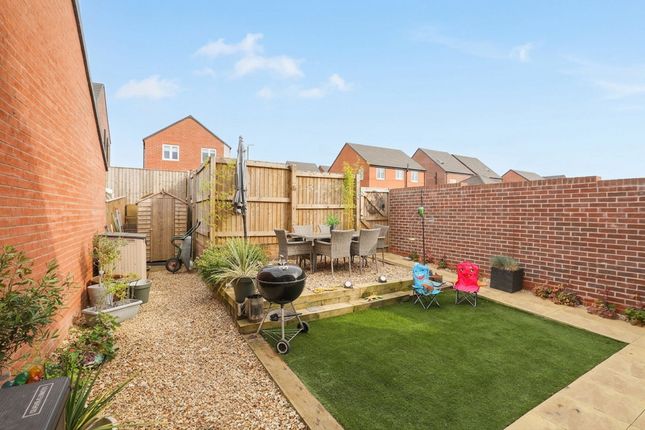 4 Ladybrook Close, Chesterfield photo 4
