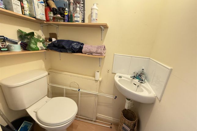 48, Gravenmoor Drive, Salford photo 4