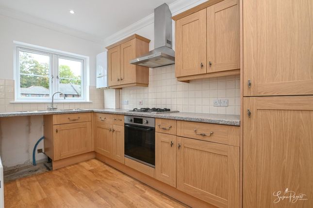 7, Kentstone Court, Binstead photo 3