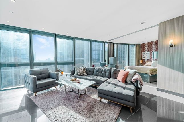 1,Apartment 172, St. George Wharf, London photo 3