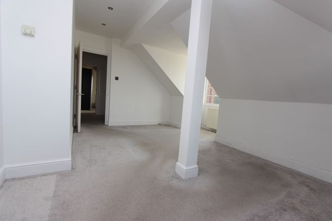 5c Imperial Court, Imperial Drive, Harrow photo 4