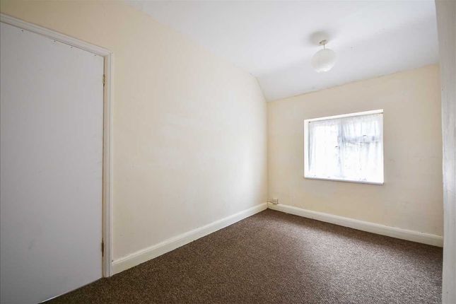 32, Birchfield Road, Wellingborough photo 5