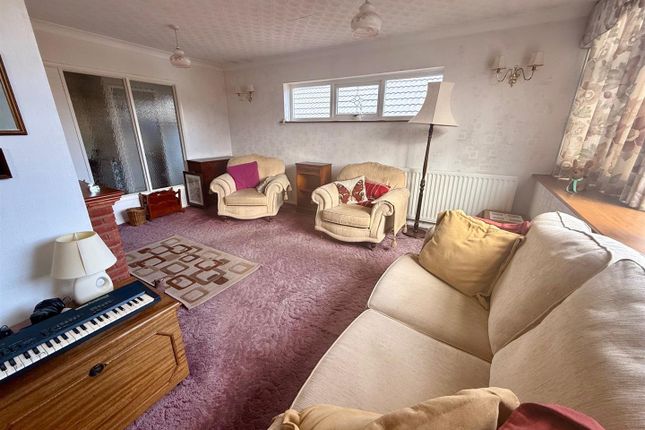 4, Ranleigh Avenue, Kingswinford photo 3