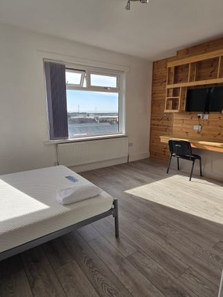 Room 4, 25 Bay Street, Bay Street, Swansea photo 3