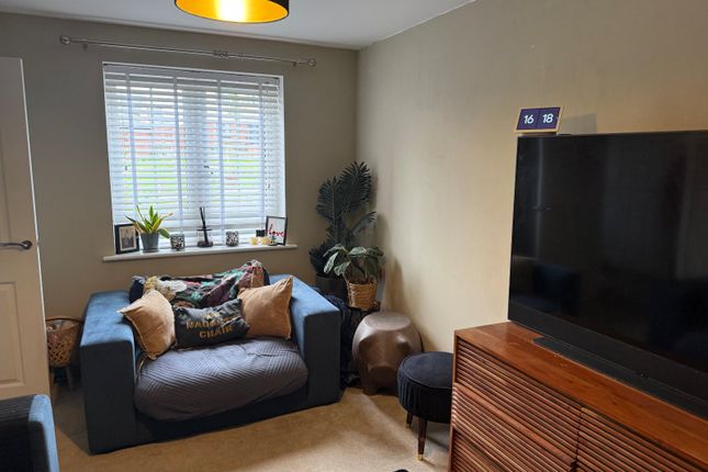 2, Springfield Drive, Derbyshire photo 4