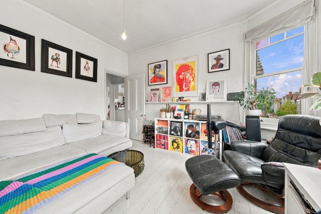 Churchill House, 140,Flat 3, Chapter Road, London photo 4