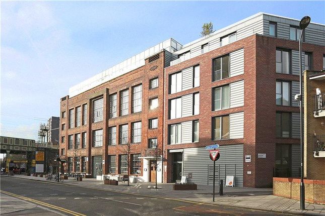 Duplex for sale in Arthaus, 205 Richmond Road, London