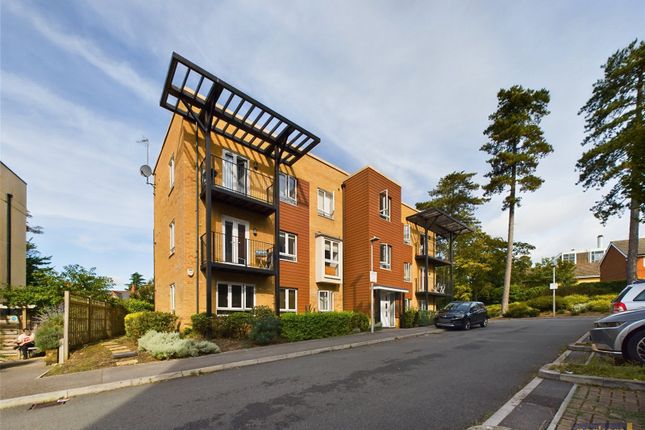 Thumbnail Flat for sale in Whitley Rise, Reading, Berkshire