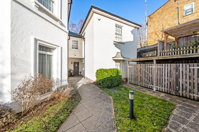 Thumbnail Flat for sale in Gayfere Place, London