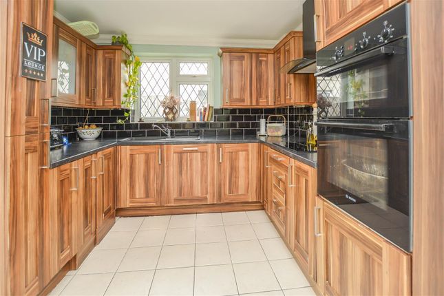 45, Victors Crescent, Brentwood photo 4