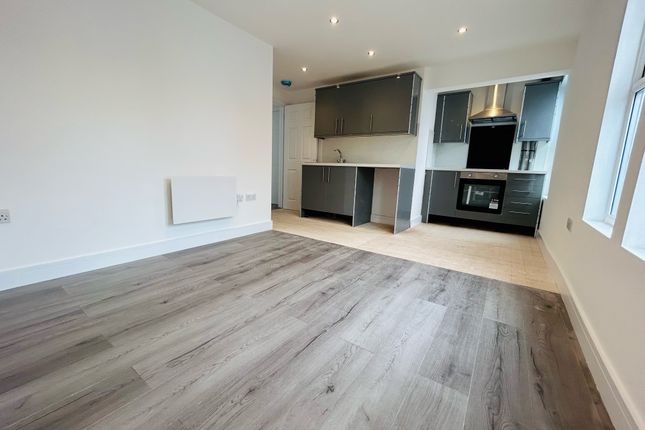 Flat 2, 2, HEANOR photo 2