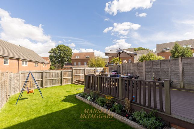 23 Bedivere Road, Crawley photo 3