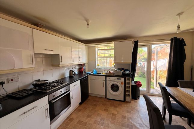 4, Richmond Gardens, Chesterfield photo 4