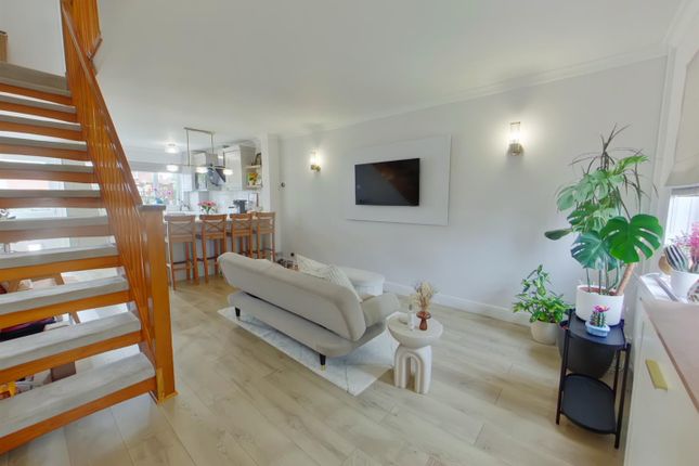 16, Cromarty Close, Fareham photo 4