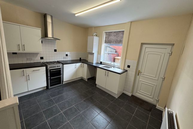 8, Robinson Street, Bolton photo 3
